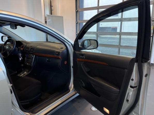 Toyota Avensis II Рестайлинг с пробегом 2007 года, цена 870 000 рублей, 256556 км, седан, Автокод Объявления