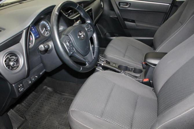 Toyota Corolla XI (E160 E170 E180) Рестайлинг 1 с пробегом 2017 года, цена 1 529 000 рублей, 136676 км, седан, Автокод Объявления