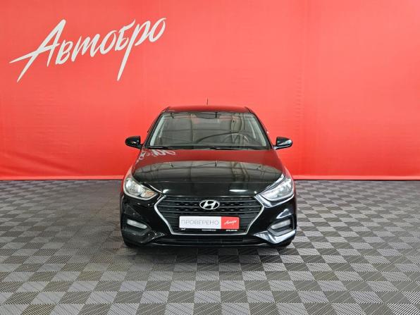 Hyundai Solaris II с пробегом 2017 года, цена 1 050 000 рублей, 131298 км, седан, Автокод Объявления