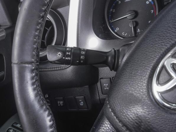 Toyota RAV4 IV (XA40) Рестайлинг с пробегом 2016 года, цена 2 299 000 рублей, 243515 км, внедорожник, Автокод Объявления