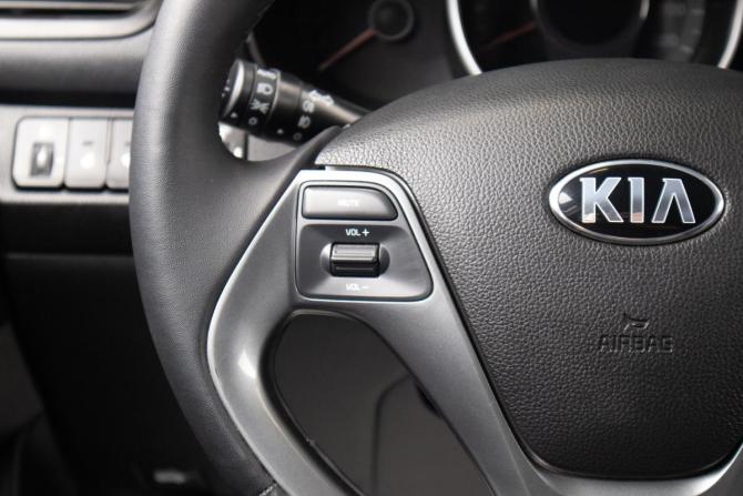 Kia Rio III Рестайлинг с пробегом 2016 года, цена 1 079 000 рублей, 178000 км, седан, Автокод Объявления