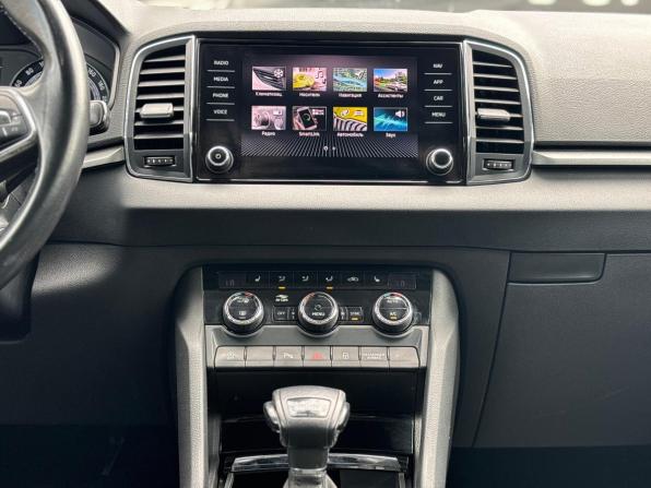 Skoda Karoq I с пробегом 2020 года, цена 2 090 000 рублей, 136181 км, внедорожник, Автокод Объявления