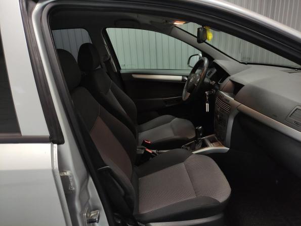 Opel Astra H Рестайлинг с пробегом 2013 года, цена 575 000 рублей, 146244 км, седан, Автокод Объявления