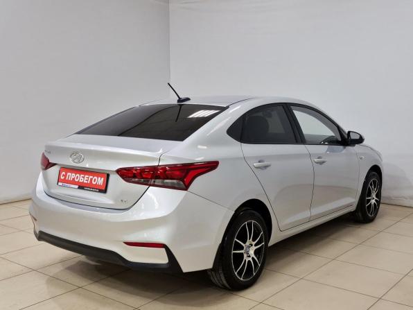 Hyundai Solaris II с пробегом 2018 года, цена 1 025 000 рублей, 153379 км, седан, Автокод Объявления