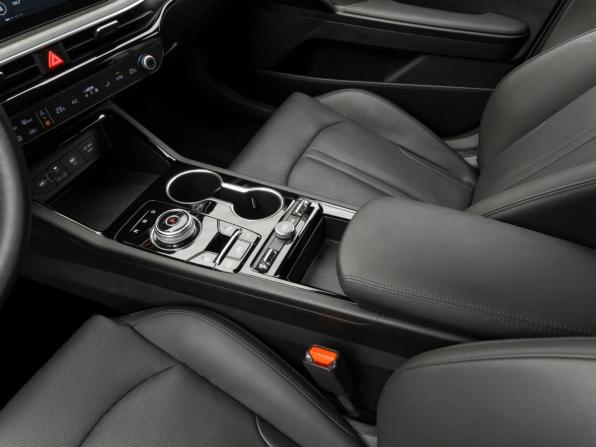 Kia K5 III Рестайлинг с пробегом 2024 года, цена 3 700 000 рублей, 24943 км, седан, Автокод Объявления