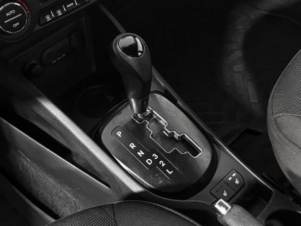 Kia Rio III с пробегом 2012 года, цена 690 000 рублей, 205365 км, хэтчбек, Автокод Объявления
