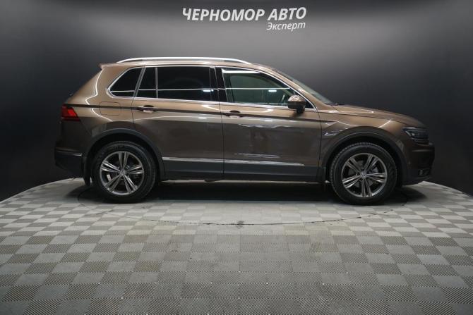 Volkswagen Tiguan II с пробегом 2019 года, цена 2 395 000 рублей, 107046 км, внедорожник, Автокод Объявления