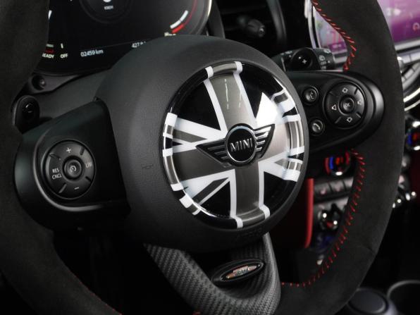 Mini Hatch III (F55/F56) Рестайлинг 2 с пробегом 2021 года, цена 4 665 000 рублей, 2459 км, хэтчбек, Автокод Объявления