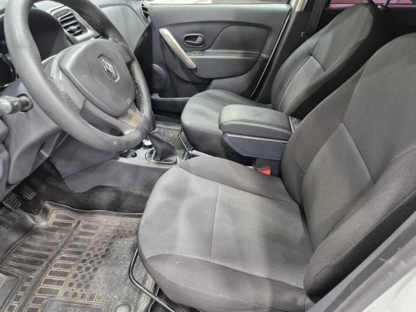 Renault Logan II с пробегом 2015 года, цена 649 900 рублей, 215000 км, седан, Автокод Объявления
