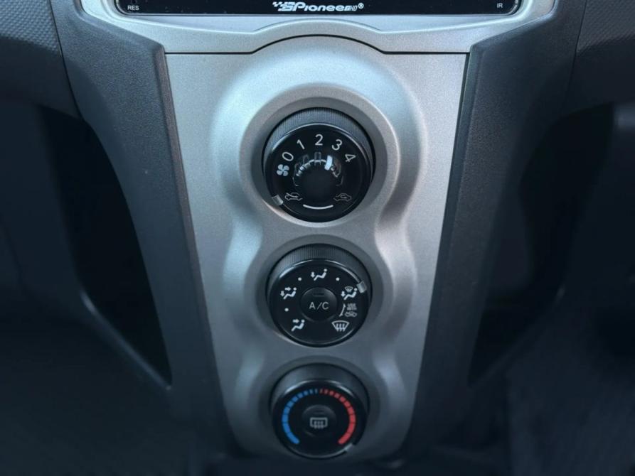 Toyota Vitz II (XP90) Новосибирск  - изображение 13