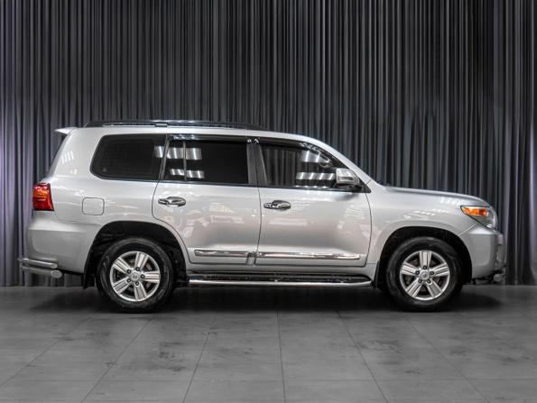 Toyota Land Cruiser 200 Series Рестайлинг 1 с пробегом 2012 года, цена 3 269 000 рублей, 248674 км, внедорожник, Автокод Объявления