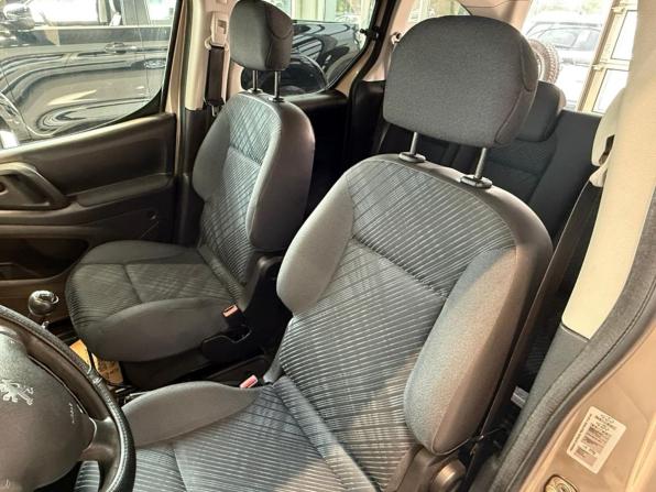 Peugeot Partner II с пробегом 2010 года, цена 656 000 рублей, 182500 км, компактвэн, Автокод Объявления
