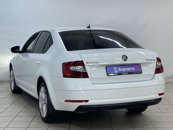 Skoda Octavia III (A7) Рестайлинг с пробегом 2017 года, цена 1 630 000 рублей, 176050 км, лифтбек, Автокод Объявления