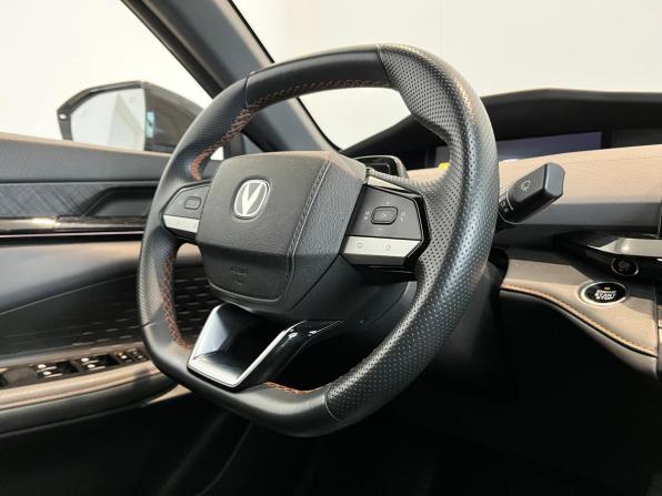 Changan UNI-V I с пробегом 2023 года, цена 2 099 000 рублей, 71119 км, лифтбек, Автокод Объявления