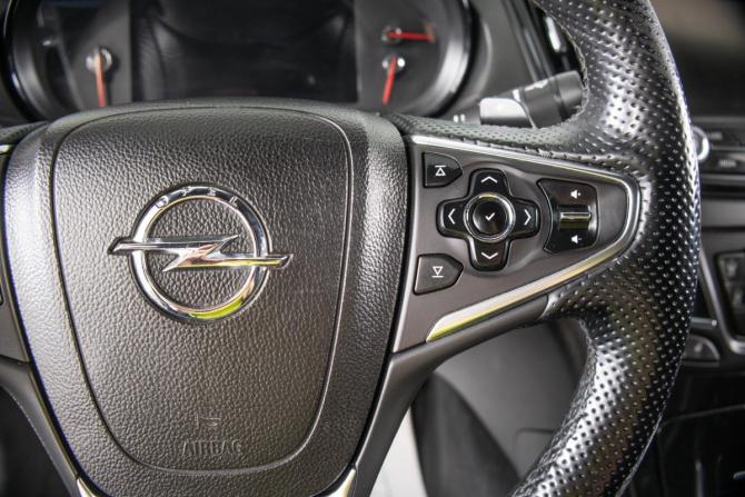 Opel Insignia I Рестайлинг с пробегом 2013 года, цена 1 249 000 рублей, 191245 км, седан, Автокод Объявления