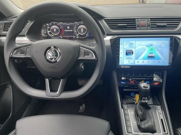 Skoda Superb III Рестайлинг с пробегом 2025 года, цена 3 575 000 рублей, 194 км, лифтбек, Автокод Объявления