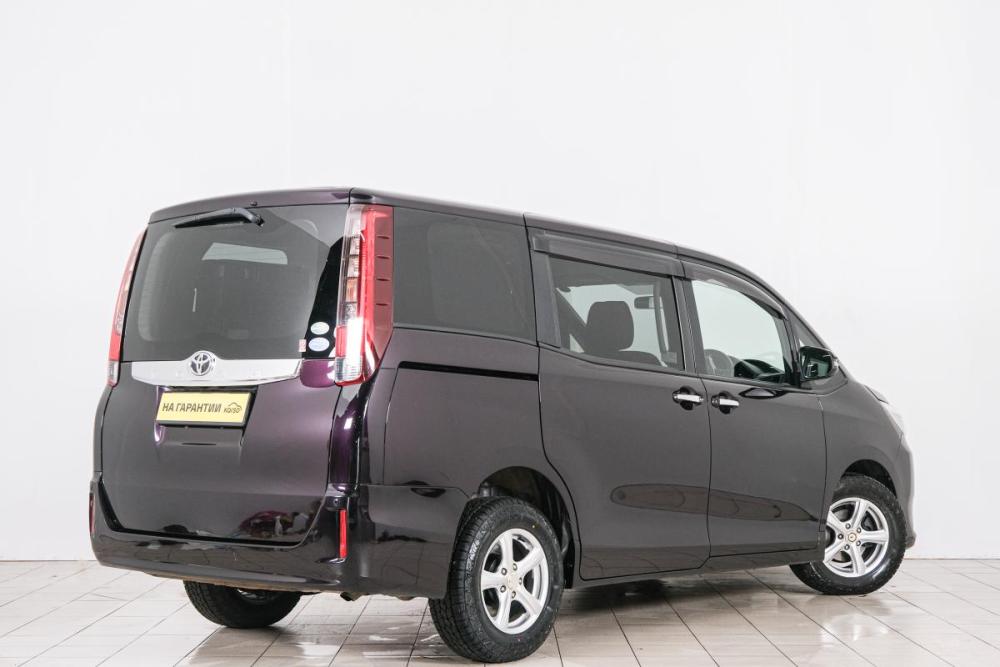 Toyota Noah III (R80) Красноярск  - изображение 7