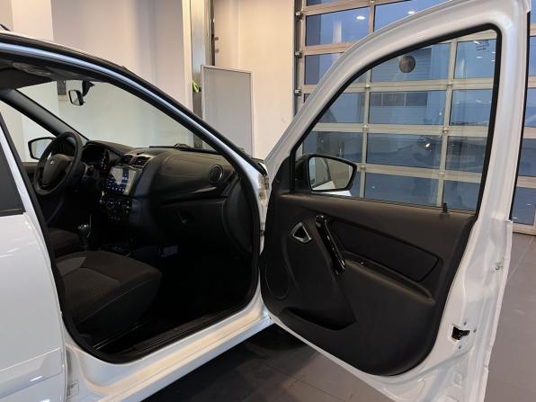 Lada (ВАЗ) Granta I Рестайлинг с пробегом 2023 года, цена 1 040 000 рублей, 15428 км, седан, Автокод Объявления