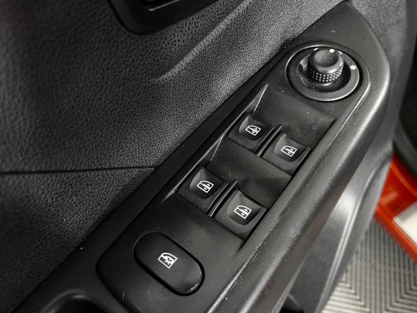 Renault Kaptur I с пробегом 2017 года, цена 1 320 000 рублей, 151300 км, внедорожник, Автокод Объявления