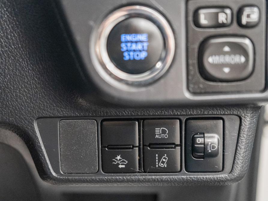 Toyota Corolla XI (E160 E170) Рестайлинг 2 Красноярск  - изображение 18