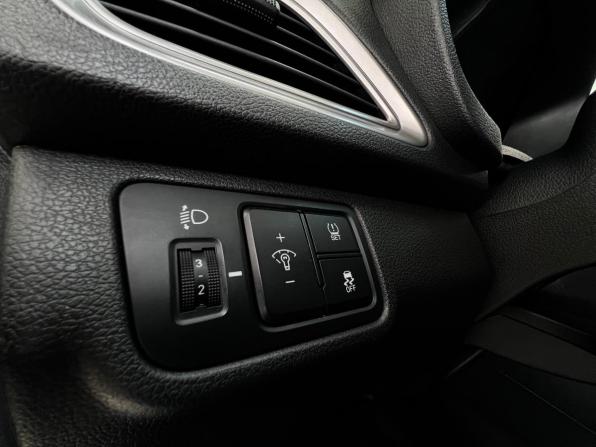 Hyundai Solaris II Рестайлинг с пробегом 2021 года, цена 1 550 000 рублей, 94677 км, седан, Автокод Объявления