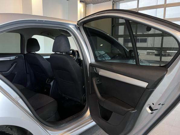 Skoda Octavia III (A7) с пробегом 2014 года, цена 945 000 рублей, 300255 км, лифтбек, Автокод Объявления