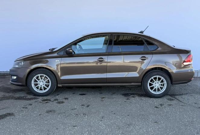 Volkswagen Polo V Рестайлинг с пробегом 2017 года, цена 895 000 рублей, 131881 км, седан, Автокод Объявления