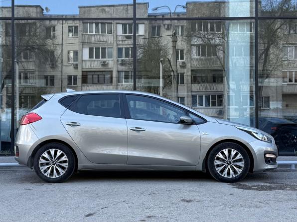 Kia Ceed II Рестайлинг с пробегом 2017 года, цена 1 524 000 рублей, 59573 км, хэтчбек, Автокод Объявления