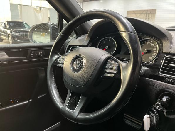 Volkswagen Touareg II Рестайлинг с пробегом 2018 года, цена 3 370 000 рублей, 159070 км, внедорожник, Автокод Объявления