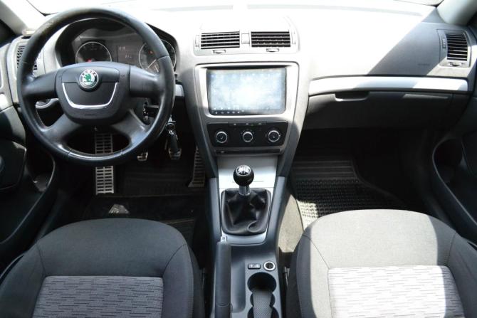 Skoda Octavia II (A5) Рестайлинг с пробегом 2013 года, цена 750 000 рублей, 227825 км, лифтбек, Автокод Объявления