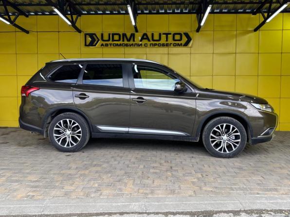 Mitsubishi Outlander III Рестайлинг 2 с пробегом 2015 года, цена 1 949 000 рублей, 115000 км, внедорожник, Автокод Объявления