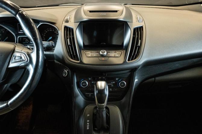 Ford Kuga II Рестайлинг с пробегом 2017 года, цена 1 459 000 рублей, 134242 км, внедорожник, Автокод Объявления