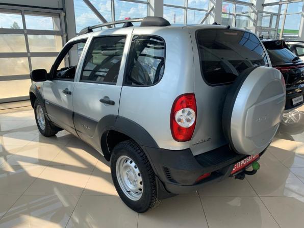 Chevrolet Niva I Рестайлинг с пробегом 2010 года, цена 318 000 рублей, 210000 км, внедорожник, Автокод Объявления
