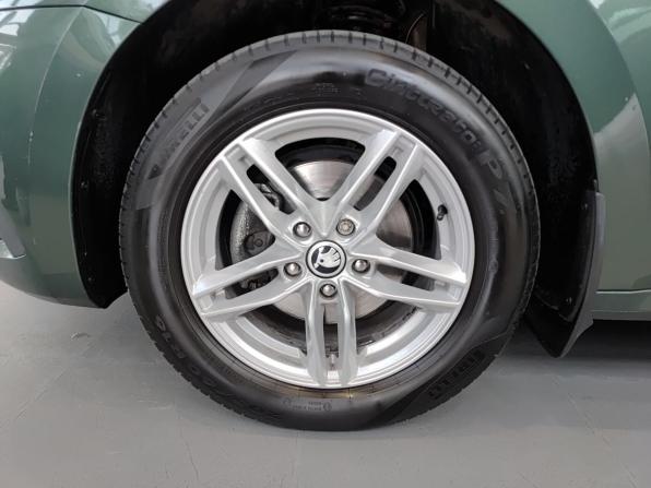 Skoda Octavia IV (A8) с пробегом 2021 года, цена 2 420 000 рублей, 91747 км, лифтбек, Автокод Объявления