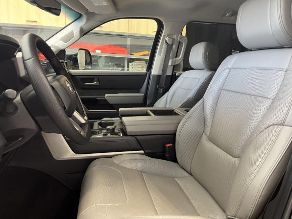 Toyota Tundra III с пробегом 2021 года, цена 8 000 000 рублей, 41141 км, offers.body_type.unknown, Автокод Объявления