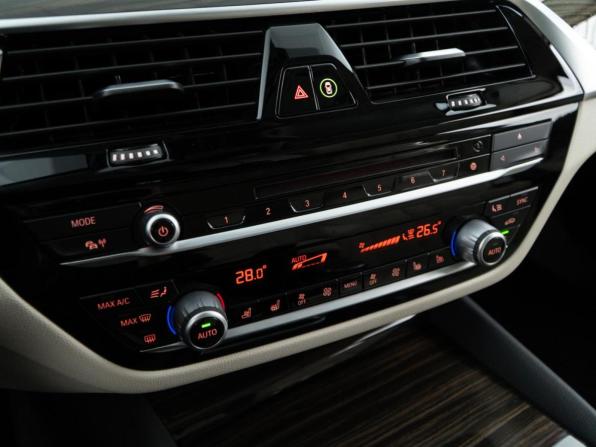 BMW 5 серии VII (G30/G31/G38) с пробегом 2018 года, цена 4 177 077 рублей, 81222 км, седан, Автокод Объявления