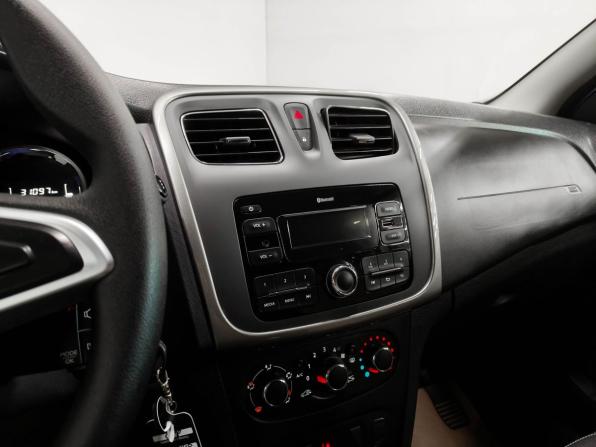 Renault Sandero II Рестайлинг с пробегом 2021 года, цена 1 350 000 рублей, 31095 км, хэтчбек, Автокод Объявления