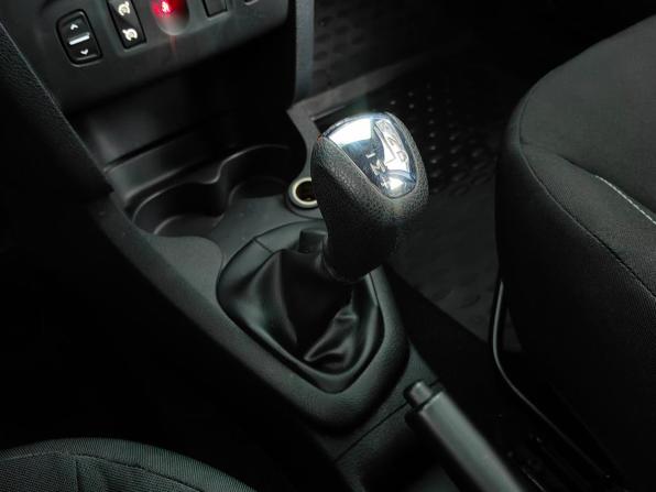 Renault Sandero II с пробегом 2015 года, цена 799 000 рублей, 130285 км, хэтчбек, Автокод Объявления