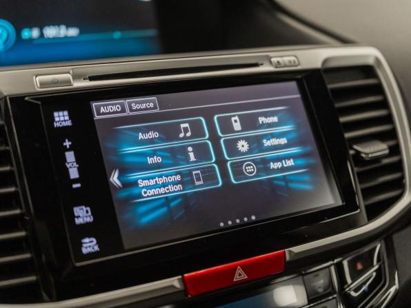Honda Accord IX Рестайлинг с пробегом 2017 года, цена 2 077 000 рублей, 89189 км, седан, Автокод Объявления