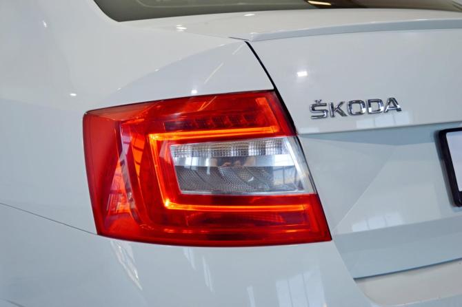 Skoda Octavia III (A7) Рестайлинг с пробегом 2018 года, цена 1 895 000 рублей, 134000 км, лифтбек, Автокод Объявления