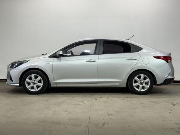 Hyundai Solaris II Рестайлинг с пробегом 2021 года, цена 1 589 000 рублей, 89685 км, седан, Автокод Объявления