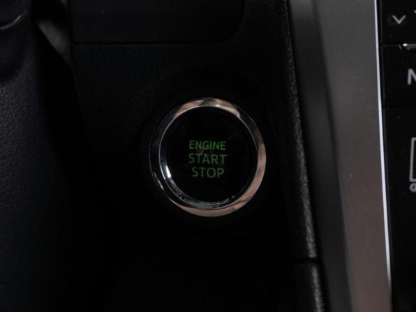 Toyota Camry VII (XV50) с пробегом 2013 года, цена 1 289 000 рублей, 448886 км, седан, Автокод Объявления