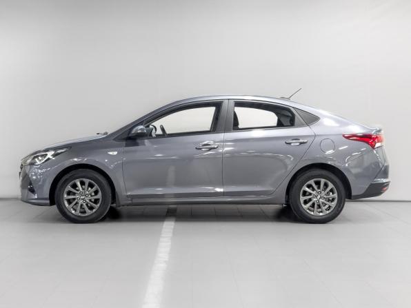 Hyundai Solaris II Рестайлинг с пробегом 2021 года, цена 1 715 000 рублей, 30505 км, седан, Автокод Объявления