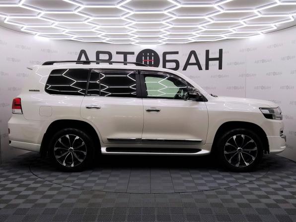 Toyota Land Cruiser 200 Series Рестайлинг 2 с пробегом 2018 года, цена 6 050 000 рублей, 219529 км, внедорожник, Автокод Объявления