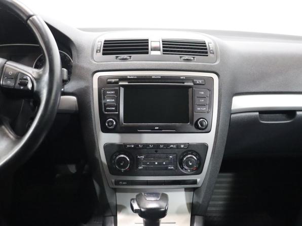 Skoda Octavia II (A5) Рестайлинг с пробегом 2012 года, цена 849 000 рублей, 270604 км, лифтбек, Автокод Объявления