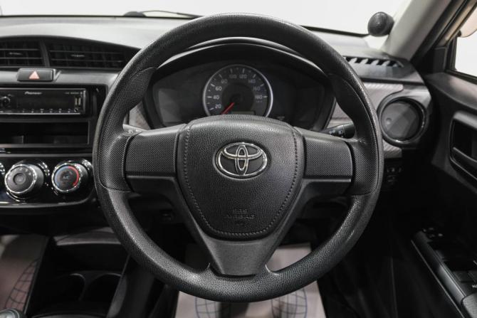 Toyota Corolla XI (E160 E170 E180) с пробегом 2013 года, цена 1 239 000 рублей, 130000 км, седан, Автокод Объявления