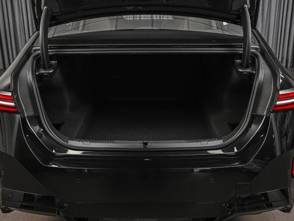 BMW 5 серии VIII (G60/G61/G68) с пробегом 2025 года, цена 8 999 999 рублей, 36 км, седан, Автокод Объявления