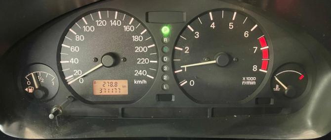 Mitsubishi Carisma I Рестайлинг с пробегом 2002 года, цена 300 000 рублей, 371177 км, хэтчбек, Автокод Объявления
