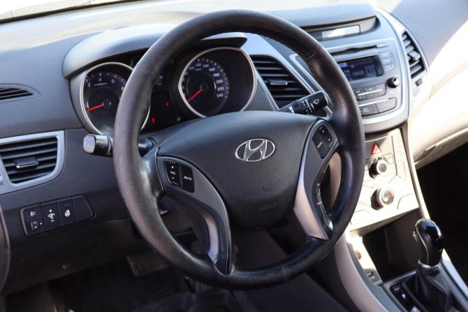 Hyundai Elantra V (MD) Рестайлинг с пробегом 2015 года, цена 899 000 рублей, 192000 км, седан, Автокод Объявления