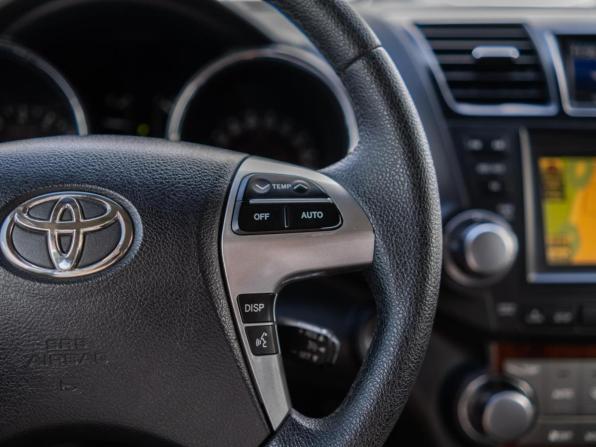 Toyota Highlander II (XU40) Рестайлинг с пробегом 2011 года, цена 2 299 000 рублей, 143033 км, внедорожник, Автокод Объявления